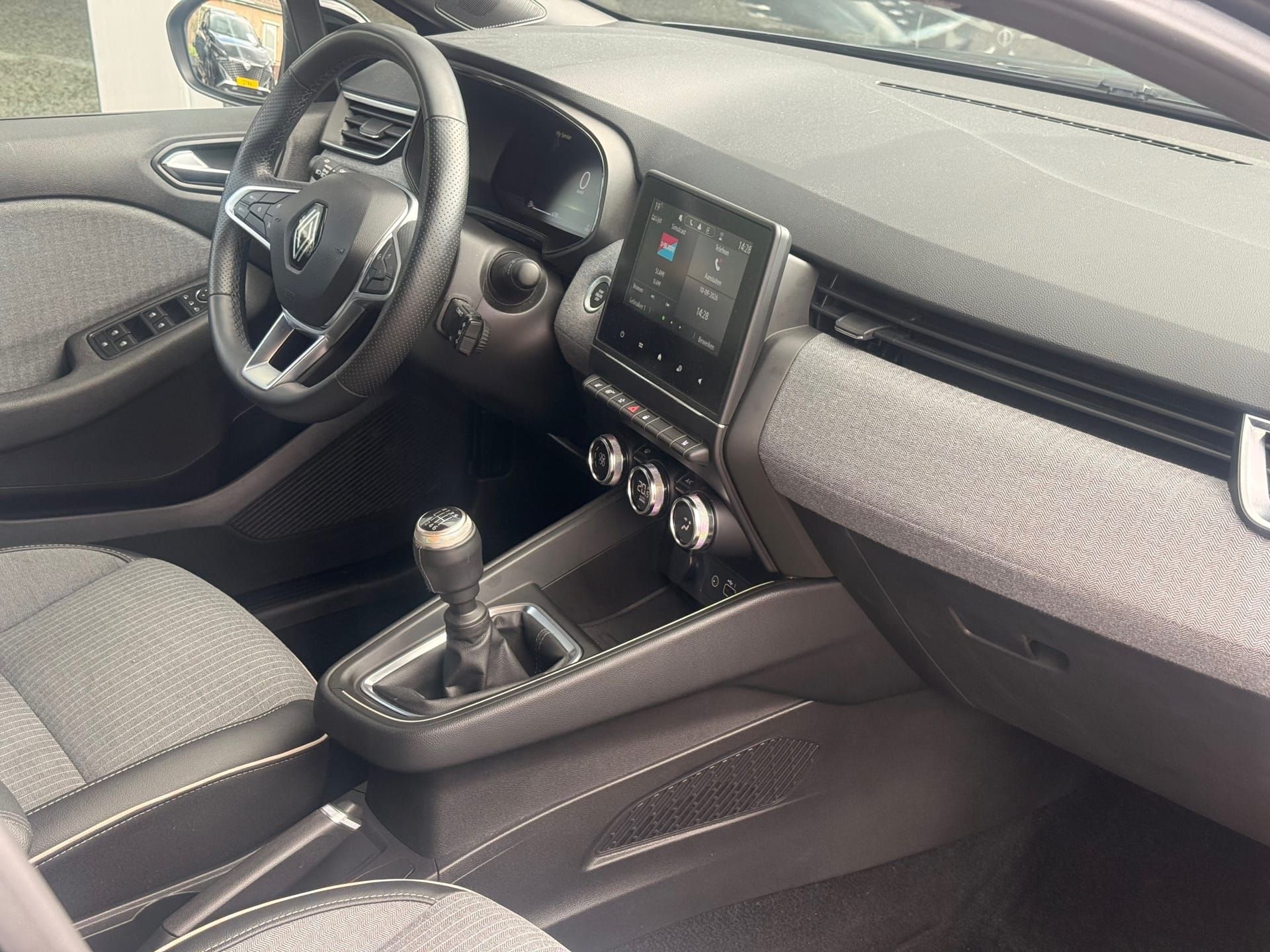 Renault Clio 1.0 TCe 90 GPF techno | Led | Carplay | Winter pack afbeelding 8
